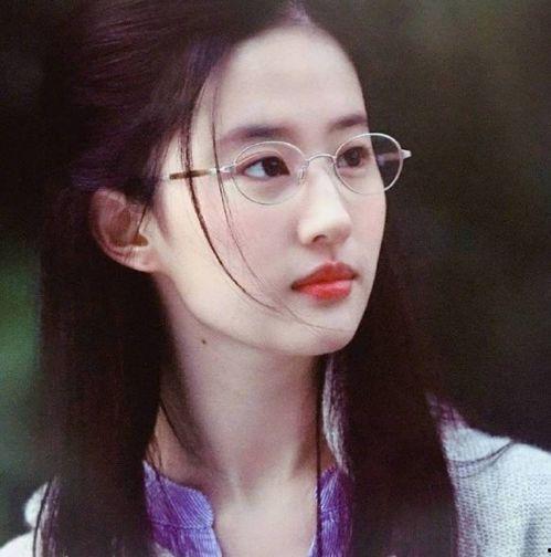 娛樂吃瓜醬的小眼睛,小眼睛視角下的娛樂八卦大揭秘